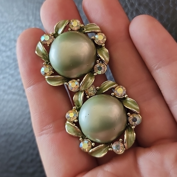 VTG Karu Arke Inc clip on earrings - Picture 3 of 8